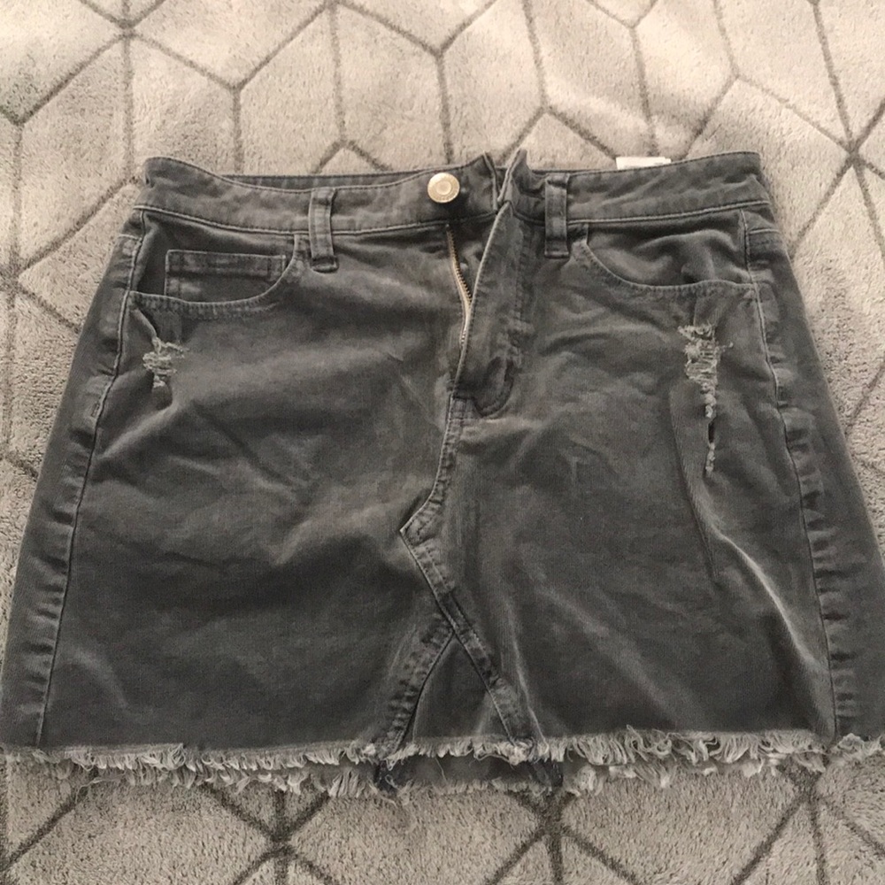 Blueish/gray skirt